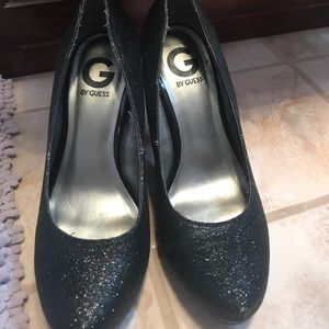 Lightly worn guess heels